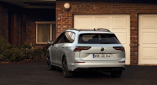 Der neue Golf Variant in Heckansicht