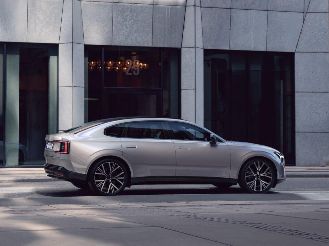 ES90 Seitenansicht im urbanen Umfeld